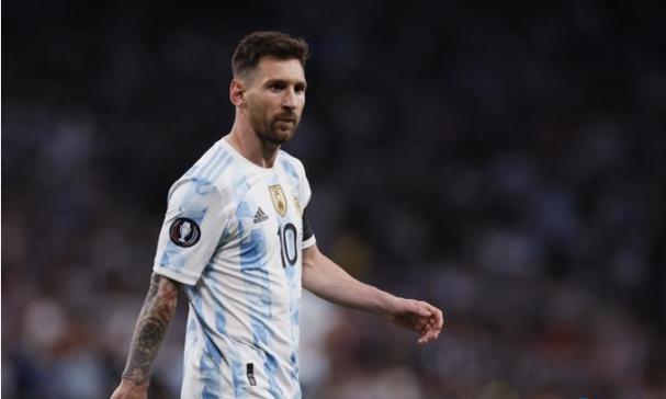 海洋玉髓中重逢人类最古老的伙伴｜初学者如何读懂一块奇石的美？